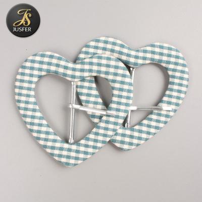 China Eco - Friendly Heart Shape Metal Pin Buckles Manufacturers For Coats for sale