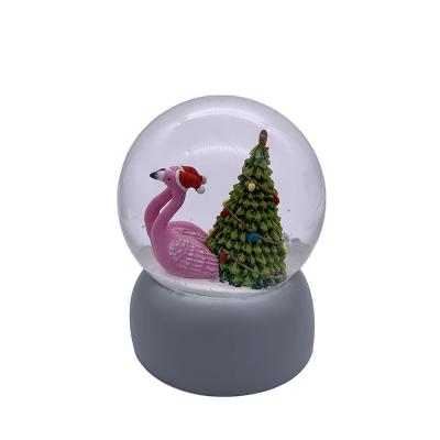 China World summer vacation theme 100MM resin handwork painted flamingo purchase snow globe souvenir gift for sale