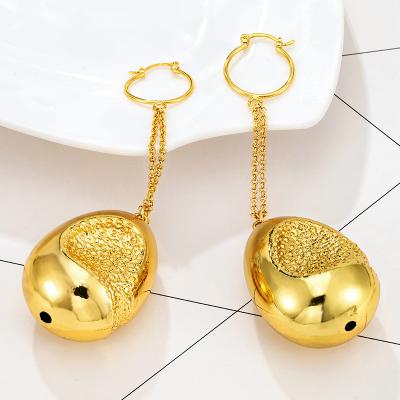 China Low MOQ TRENDY Women Drop Earrings Wedding Cute Bride Women Crystal Gold Plated Earrings Trendy Lovely Long Earrings for sale