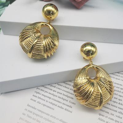 China FASHIONABLE Fashionable Name Plate Glitter Earrings Hot Sale Drop Earrings Lovers Gift for sale