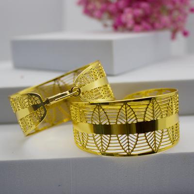 China Free Shipping Western Designer FASHIONABLE Gold Plated Clip On Earrings Famous Brand Women Earrings for sale