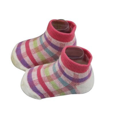 China High Quality Sustainable Baby Girl Grip Non Slip Crawling Socks for sale