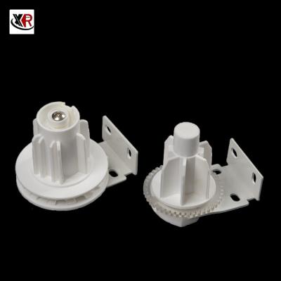 Cina Customized Plastic Roller Shade Hardware Parts Matched 4.5*6mm Chain in vendita