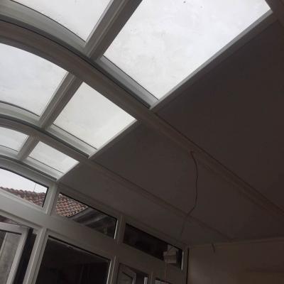 Κίνα Narrow Blade Pleated Skylight Roller Blinds Office Motorized Honeycomb Window Shades προς πώληση