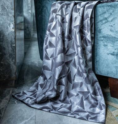 Chine Damascus Silk Satin Jacquard Yarn Dyed Blackout Curtains European Style à vendre