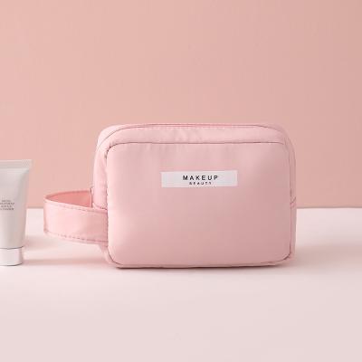 China 2021 new high quality large capacity waterproof nylon makeup bag women storage bags multifunctional cosmetic toiletry bag for girls for sale