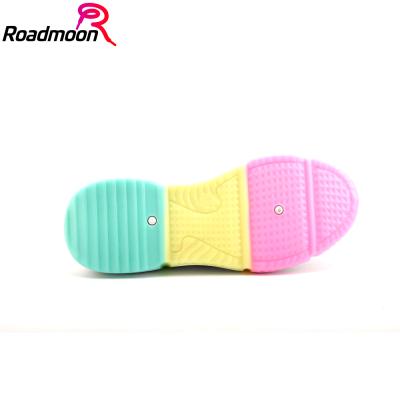 China PVC Fashion Mesh Breathable Shoes Skidproof Running Shoes Driving Weaving Sports Shoes for sale