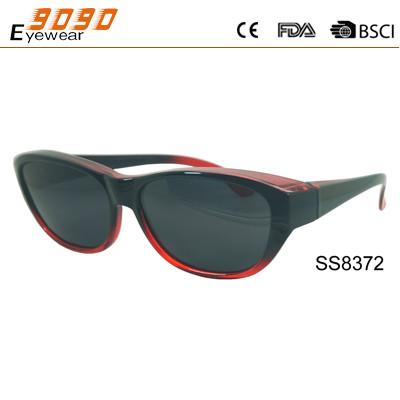 China Hot sale style sports sunglasses with plastic frame,UV 400 protection lens for sale