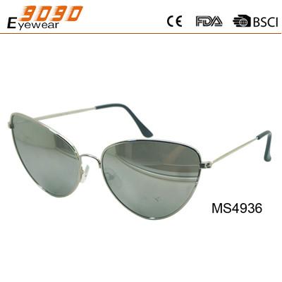 China Nuevas gafas de sol de la moda, hechas del metal con forma del triángulo, convenientes para los hombres y las mujeres en venta