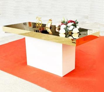 China Elegant Lines Convertible Decor Gold Hot Sale Luxury Dining Table for sale