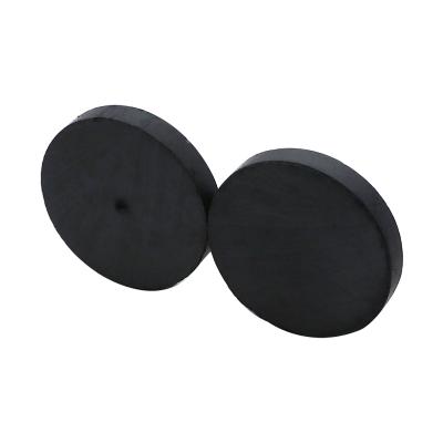 China Industrial Magnet Strong Magnetic Ferrite Round Magnet For Sale for sale