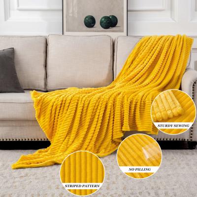 China Super Soft Comfortable 100% Polyester Fleece Blanket 60*80inch Microfiber Sofa Throw Blanket Living Size Luxury Bed Blanket for sale