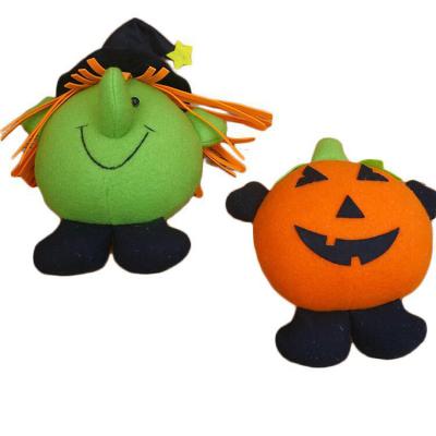 China 2022 New Halloween House Comfortable Hanging Doll Decor Small Pumpkins Halloween Decorations Artificial Plush Toy for sale