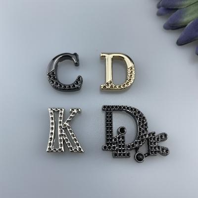 China Fashionable High Quality Customized Zinc Alloy Brass Metal Logo Plate Label Badge For Bags AY7056 for sale