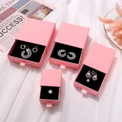 China Custom Jewelry Box 2020 Pink Fashion Slide Out Match Drawer Jewelry Cardboard Paper Gift Jewelry Packaging Box for sale