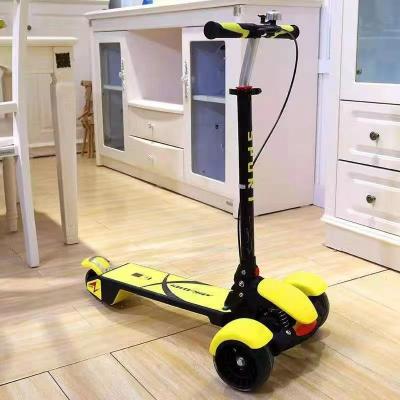 China Exquisita Scooter infantil de 3 ruedas plegable Scooter luminoso personalizable en venta