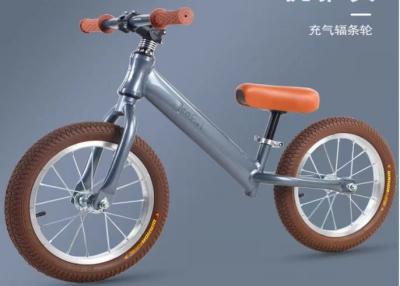 China Stylische 3-8 Jahre Kinder Balance Bikes 12in High Carbon Stahlrahmen zu verkaufen