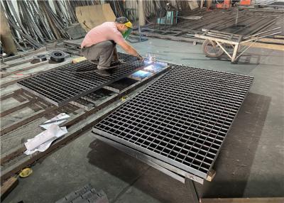 China De gegalvaniseerde Gesloten Pers laste 0.3mm Grating van het Gangstaal voor Machinesinstallatie Te koop