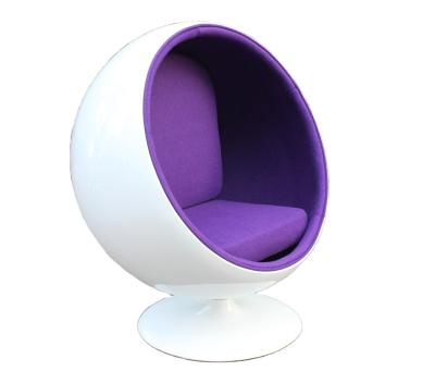 China Fiberglass FRP Round Ball Chair Traditional White Space Chair for sale