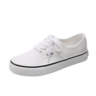 China Fashion Trend Canvas Free Custom Shoes White Sneakers Slip On Unisex Canvas Shoes Man Women Casual Canvas Shoes for sale