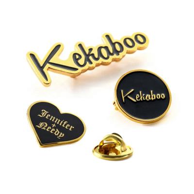 China Custom Made Eco-frienedly Gold Silver Metal Queen Brooches Pins Brooches Large Women Name Letter Brooch Pin for sale