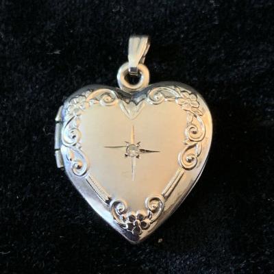 China Women Jewelry CLASSIC Custom Heart Pendant Charm Pendant With CZ Photo Pendant Necklace for sale