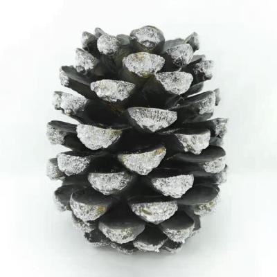 China Creative Europe Christmas Candle Resin Pine Cone Candle Holder For Home Decoration for sale