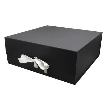 China Handmade Large Size Custom Logo Paper Packaging Box With Ribbon Packaging Cartons for sale