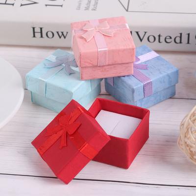 China Handmade Special Single Square Paper 550gsm White Paper Gift Boxes With Lids for sale