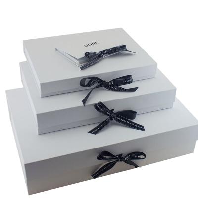 China Fashionable Recycled Materials And Simple Customized Handmade Packaging Gift Boxes With Ribbon for sale