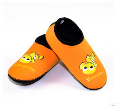 China Comfortable Neoprene Kids Yoga Socks Swimming Socks Water Beach Socks Kids Water Shoes Underwater Sports for sale