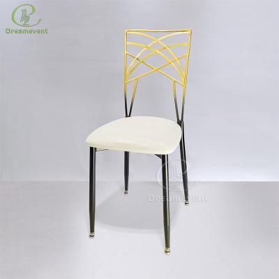 China Contemporary Wholesale Chameleon Metal Cross Back Chiavari Gold Wedding Fanfare Chair for sale