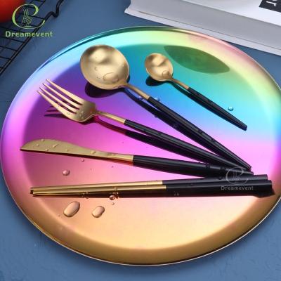 China Sustainable Wholesale Portable Tableware Metal Royal Vintage Gold Cutlery Set Stainless Steel for sale