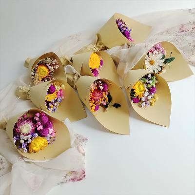 China Natural Dry Flower Bouquet Factory Wholesale New Design Customized Hot Sale Dry Bouquet Customized Flower Beautiful Mini Free Gift for sale