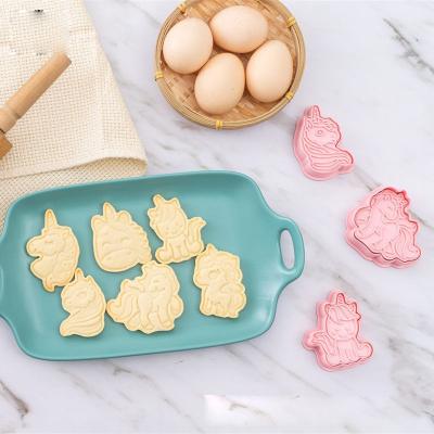 China 3D Cartoon Plastic Eco-friendly Sustainable Unicorn Cake Mold Household Cake Decorating Supplies for sale