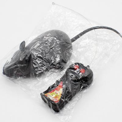 China Viable Remote Control Pet Mouse Simulation Toy Mouse Batteries Flocking Enigma Small Enigma Toy for sale