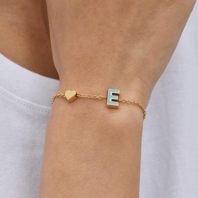 China Gold heart charm bracelet 18k gold plated A to Z 26 alphabet letter heart charm bracelet colorful to enamel initial letter bracelet for sale