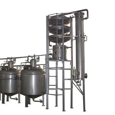 China Commercial Distillery Equipment Brandy Equipment 1000L Wine Whiskey Vodca Juniper Tequila Distiller for Sale for sale