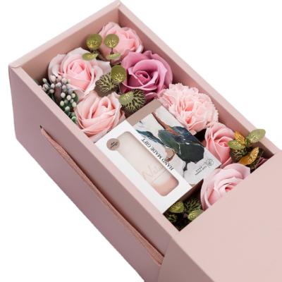 China Fashional Handmade Artificial Flower Gift Box Valentines Day Gift Valentine Gifts With Soap for sale