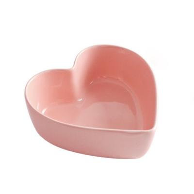 China Viable Customized Ceramic Creative Heart Shaped Cake Bowl Salad Dessert Snack Bowl for sale