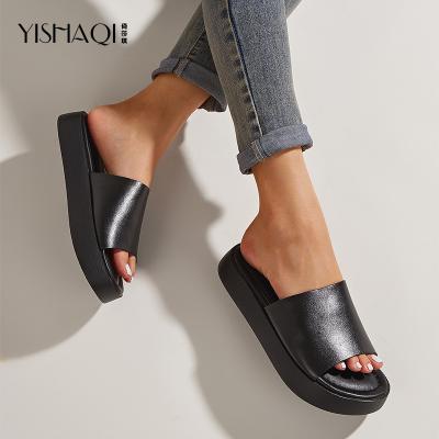 China Fashion Trend China Wholesale Custom Women's Slippers Soft Ease Thick Slippers Shoes Metal Buckle Black PU Leather Platform Sandals for sale