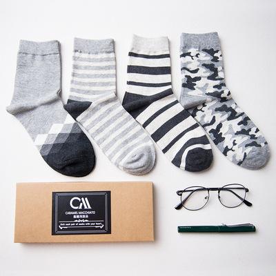 China Custom Made CT Sporty Cotton Fashion Tube Men Socks In Gift Boxes for sale