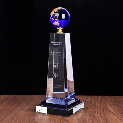 China 3 Size custom Earth Globe Crystal Trophy for business gifts à venda