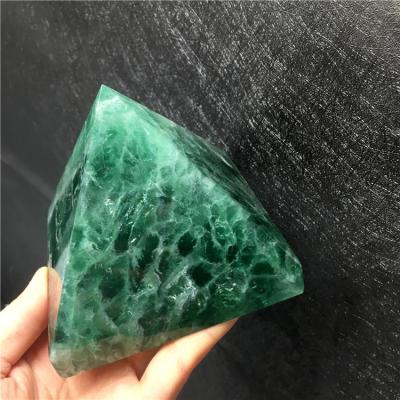 China Beautiful China Factory Price Natural Green Pyramids Crystal Pyramid Healing Fluorite For Sale for sale