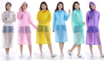 Chine Le CE/ISO9001 a approuvé le poncho en plastique de pluie, manteau imperméable jetable de laboratoire à vendre