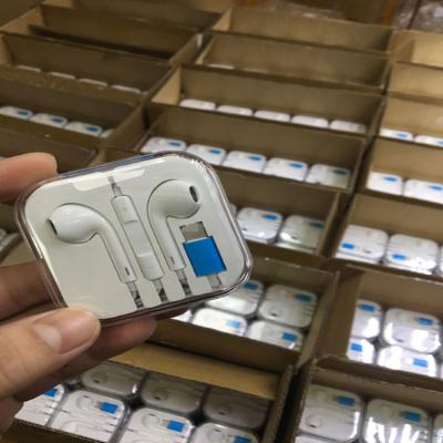 China 3.5Mm In-Ear Headphone Wired Earphone Portable Bass For Iphone Sport Wired Earphone For Iphone With MIC for sale