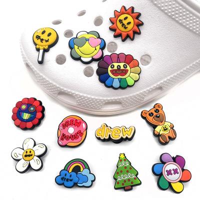 China Shoe Charm New Arrival Shoe Charm Jibz Drawn Fashion Shoe Decoration Fang Charms For Kids Soft PVC Hinder Button for sale