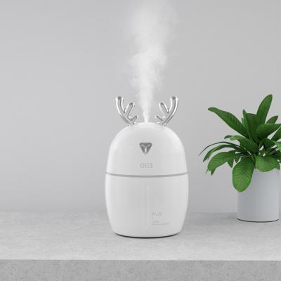 China Cute Feel Household Comfortable Mute Bedroom Small Deer USB Air Humidifier Desktop Mini Humidifier for sale