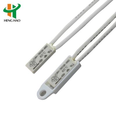 China NC NENHUM do interruptor bimetálico da temperatura da capa de plástico 250V 2A protetor térmico à venda