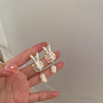 China 925 Sterling Silver Post Baroque Pearl Earrings FASHIONABLE Cute Rabbit Freshwater Pearl Drop Earrings for sale